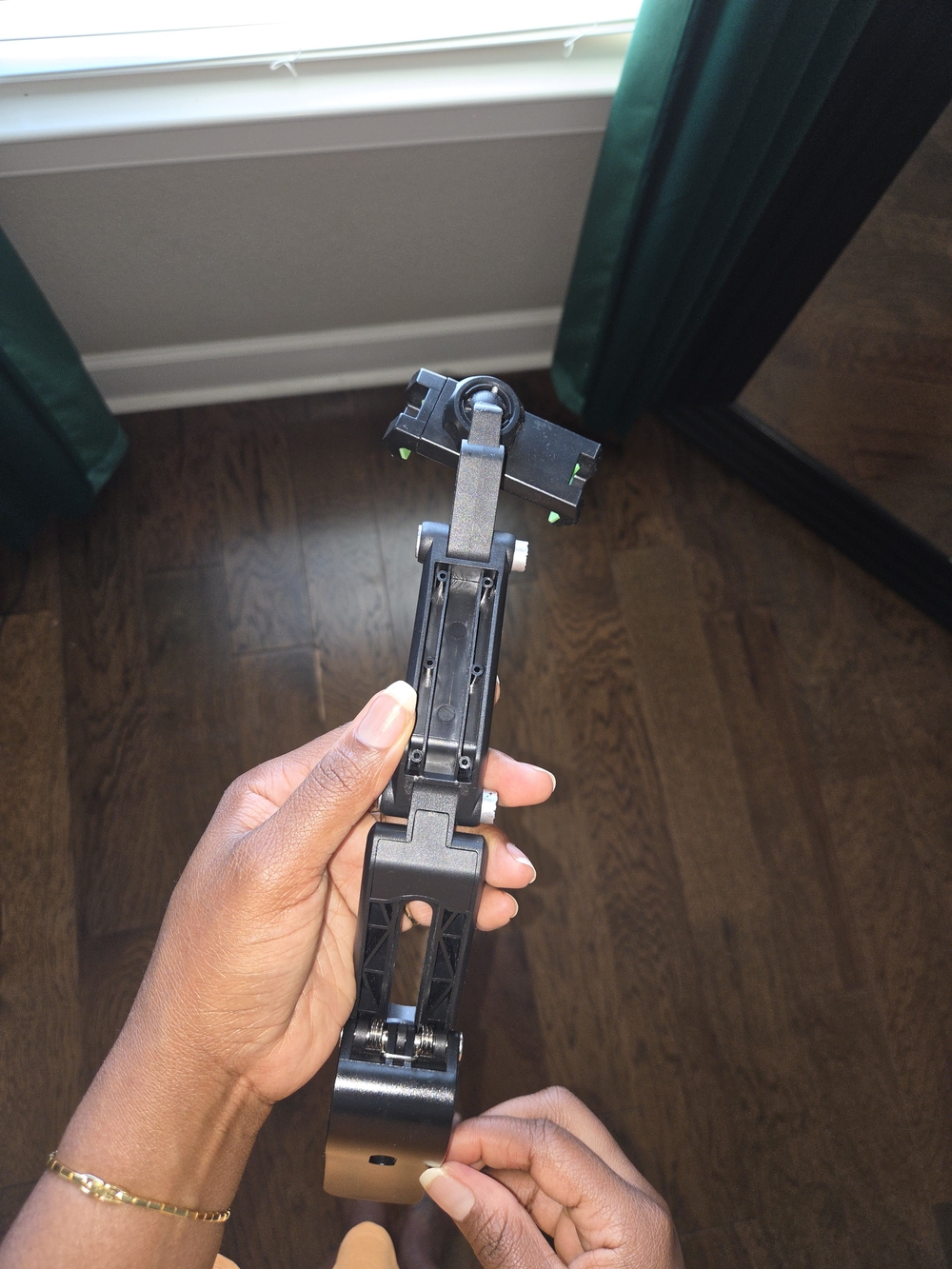 Multi-Scene In-Visor Phone Mount — Black - Picture 4 of 6